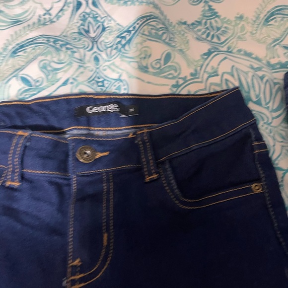 Six 10/12 jeans hardly worn - Picture 3 of 3